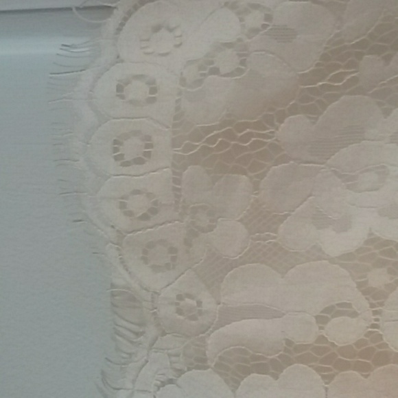 Lace top - Picture 3 of 4